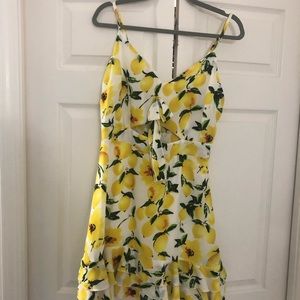 Boohoo lemon dress with cutout size 8